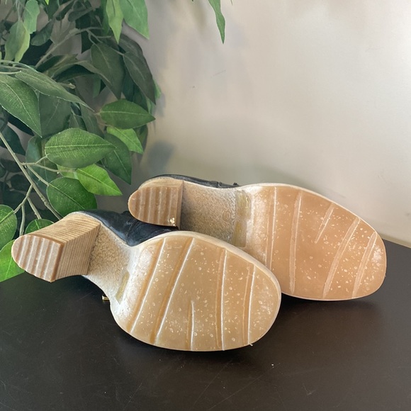 MJUS Dark Blue/Navy Leather Peep Toe Block Heels - Picture 13 of 16